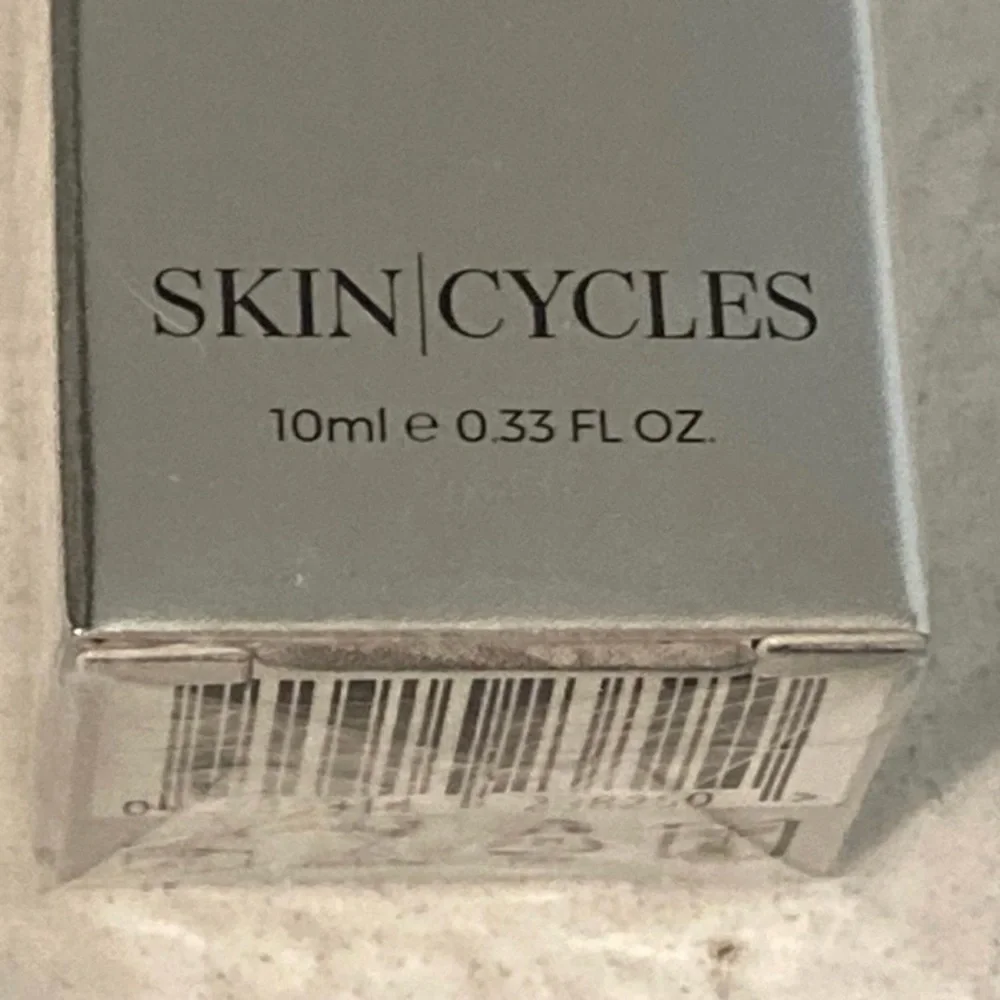 Skin Cycles Lasting Lips Tint SPF 15 Anti- Aging Lip Treatment EXP 05/2028 RV$78